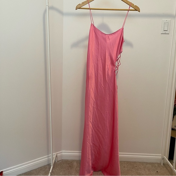 Pink satin dress with side cutout - Picture 1 of 2